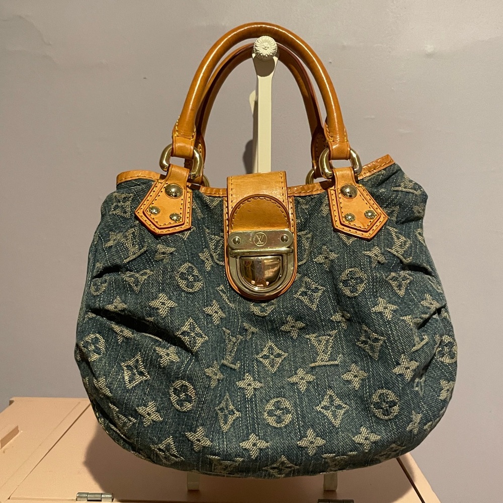 Louis Vuitton pleaty bag